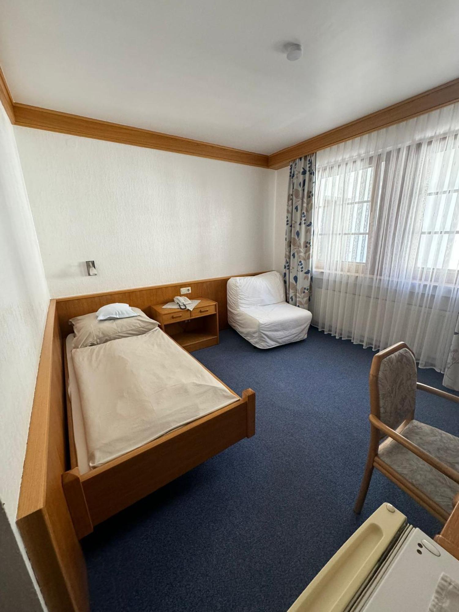 Hotel Guelser Weinstube Coblence Extérieur photo