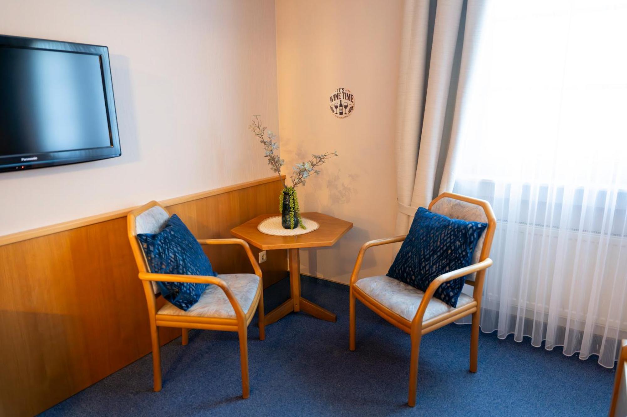 Hotel Guelser Weinstube Coblence Extérieur photo