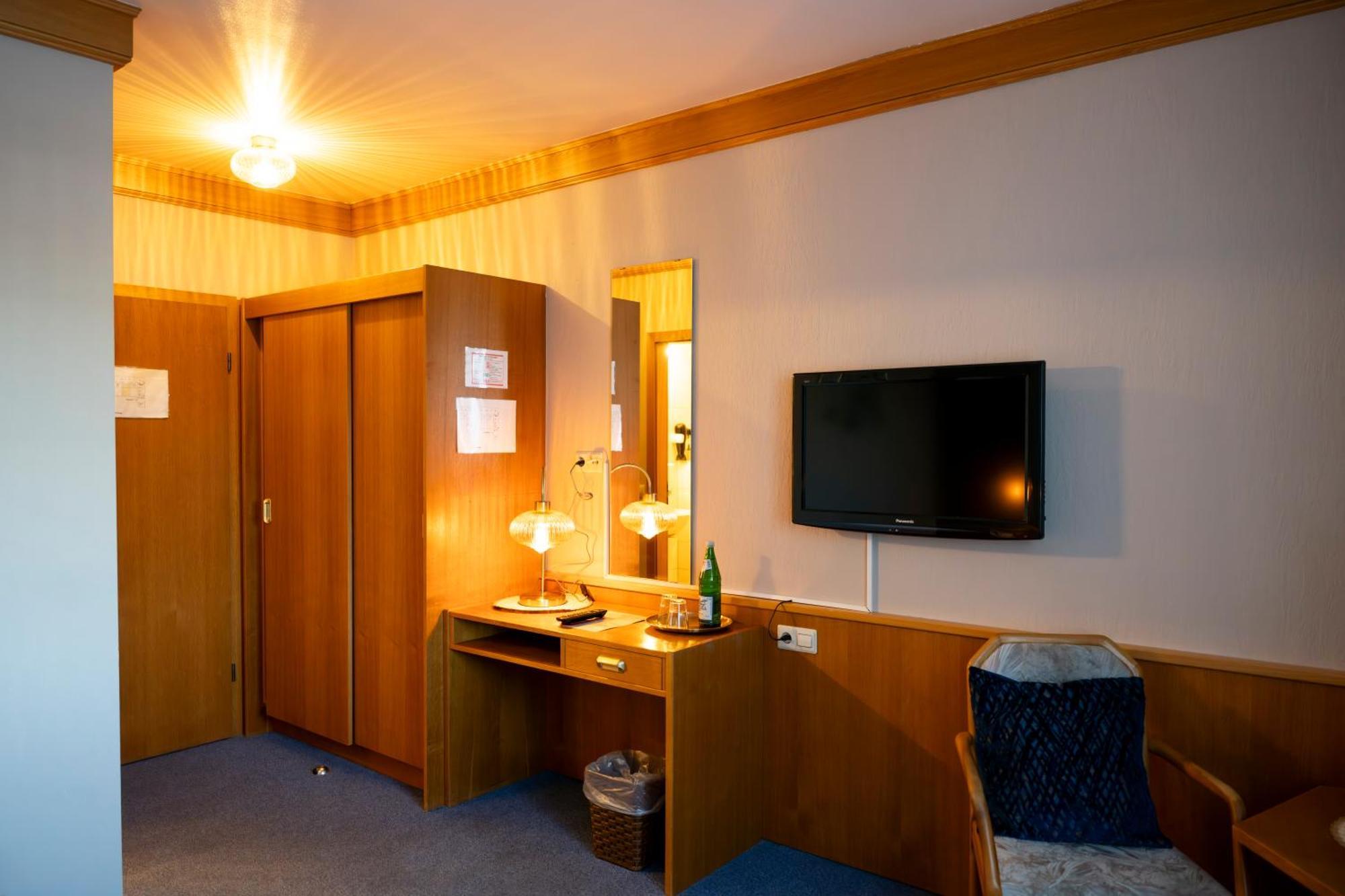 Hotel Guelser Weinstube Coblence Extérieur photo