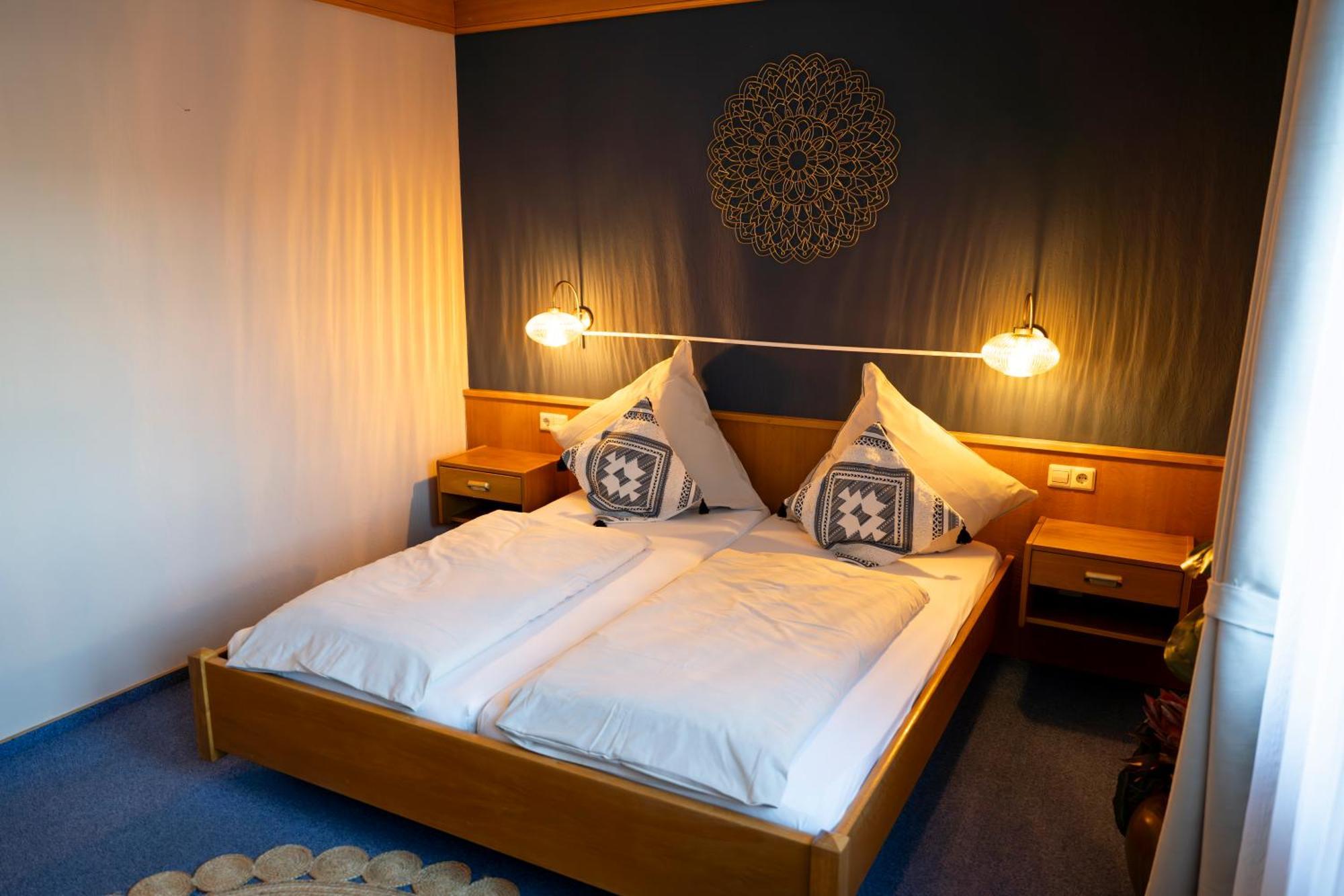 Hotel Guelser Weinstube Coblence Extérieur photo