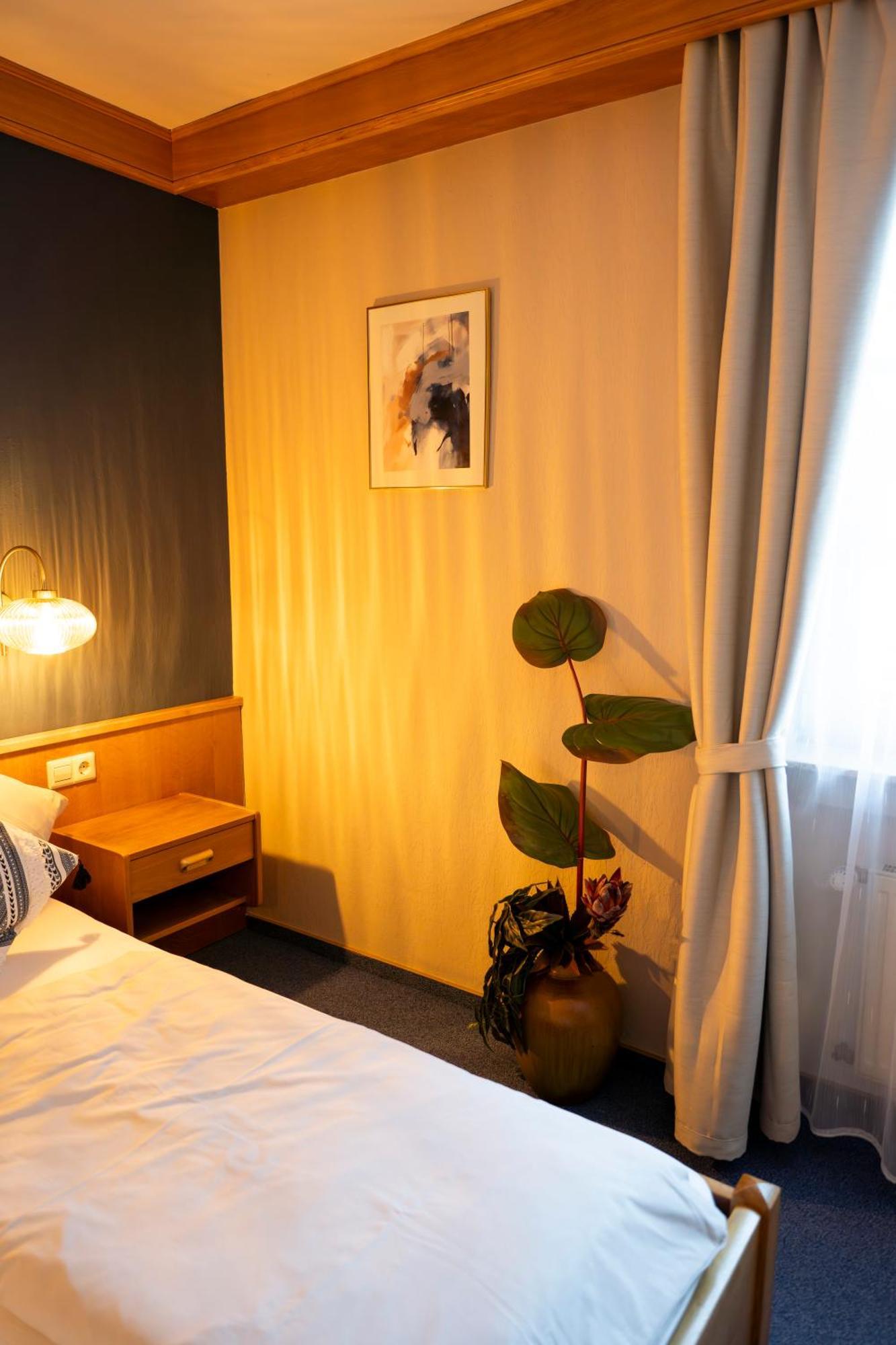 Hotel Guelser Weinstube Coblence Extérieur photo