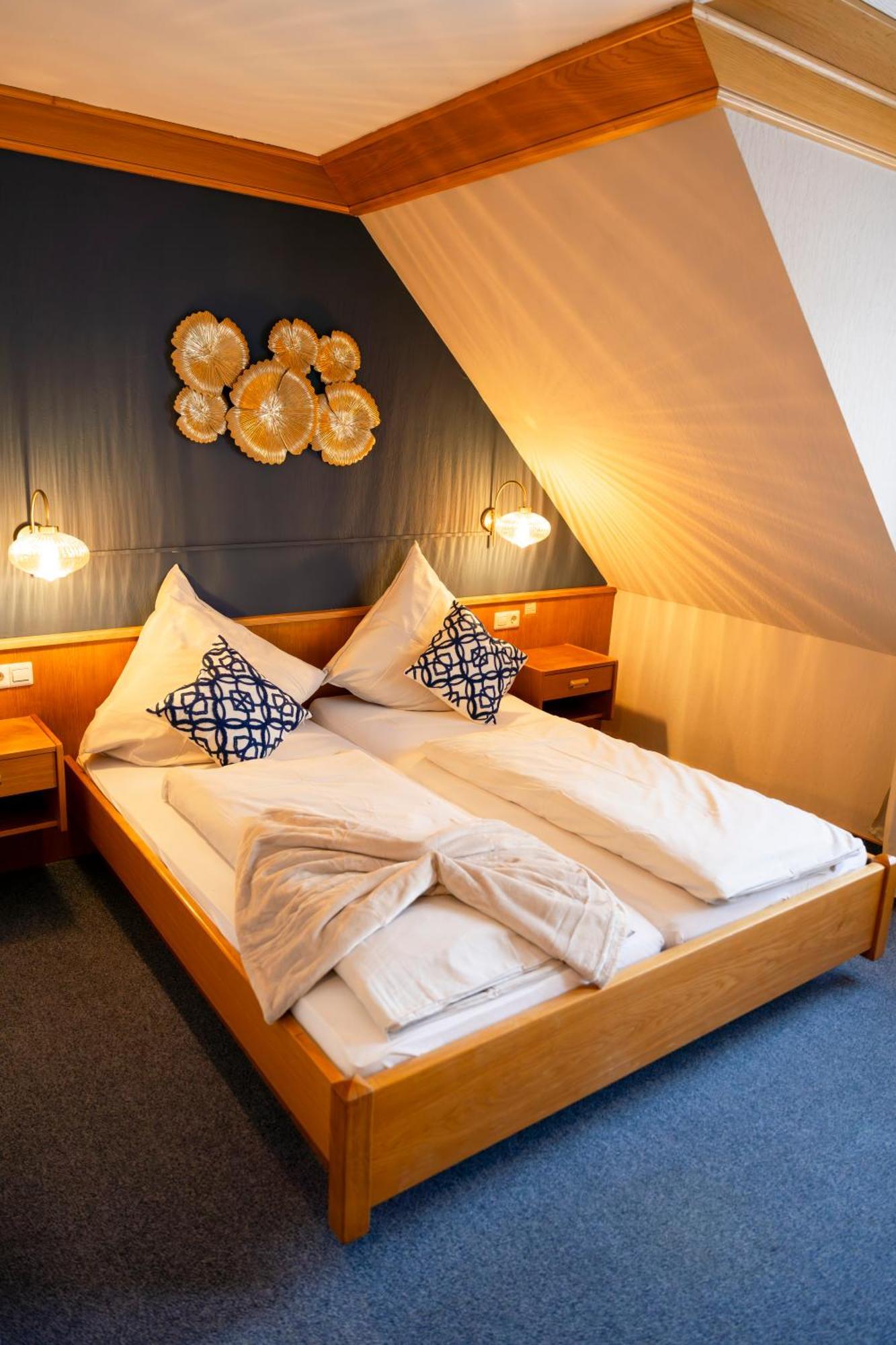 Hotel Guelser Weinstube Coblence Extérieur photo