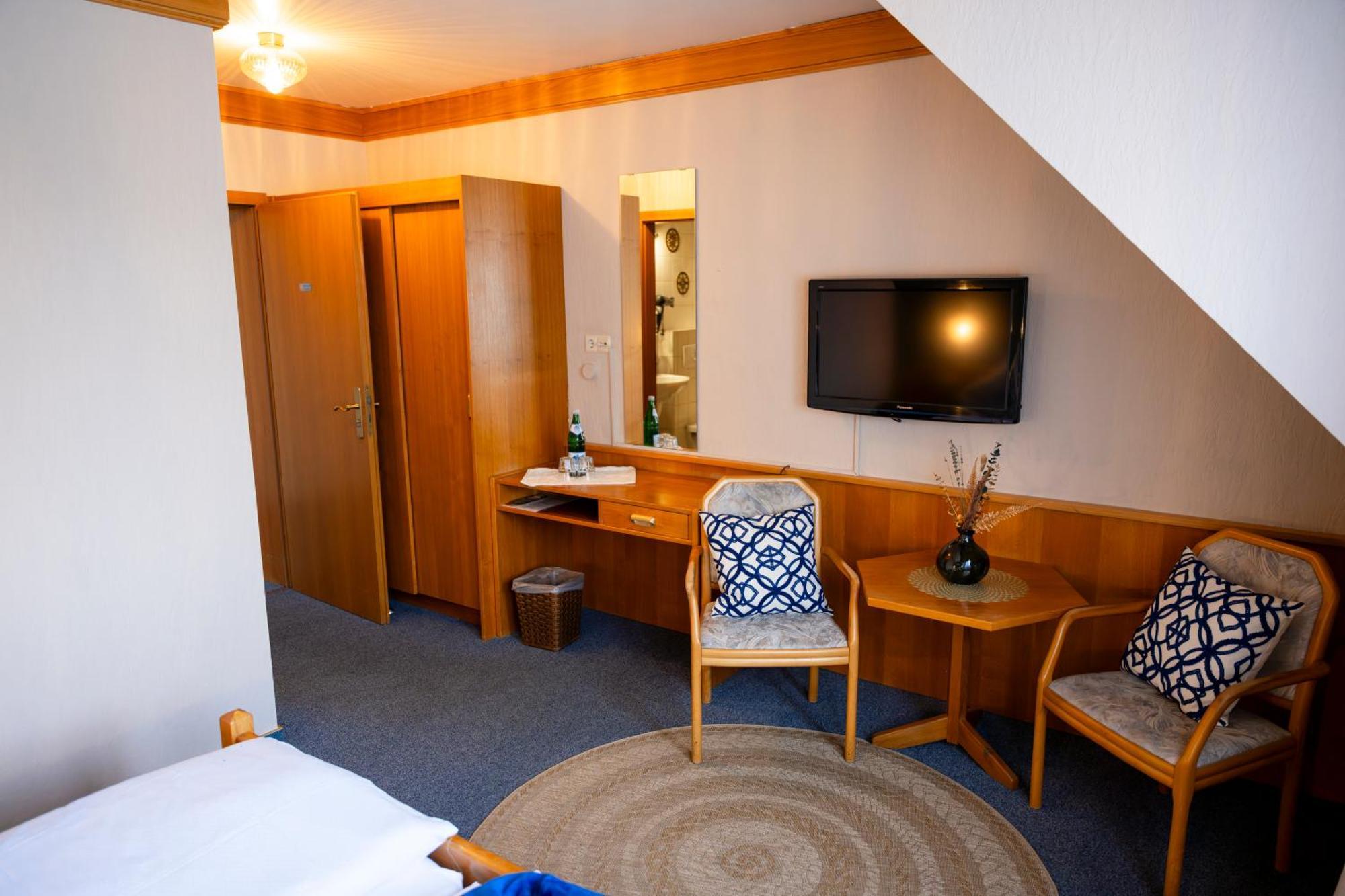 Hotel Guelser Weinstube Coblence Extérieur photo