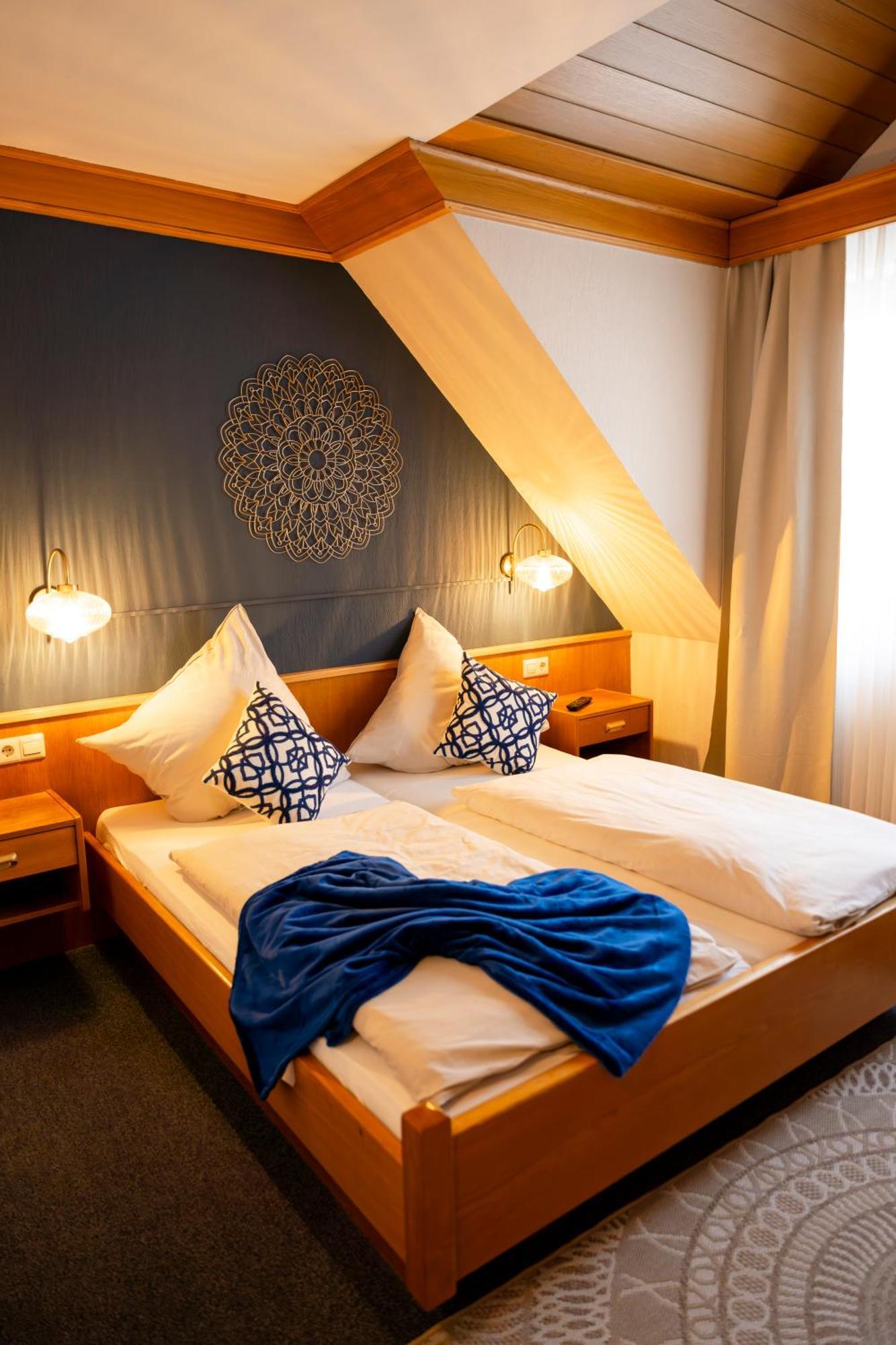 Hotel Guelser Weinstube Coblence Extérieur photo