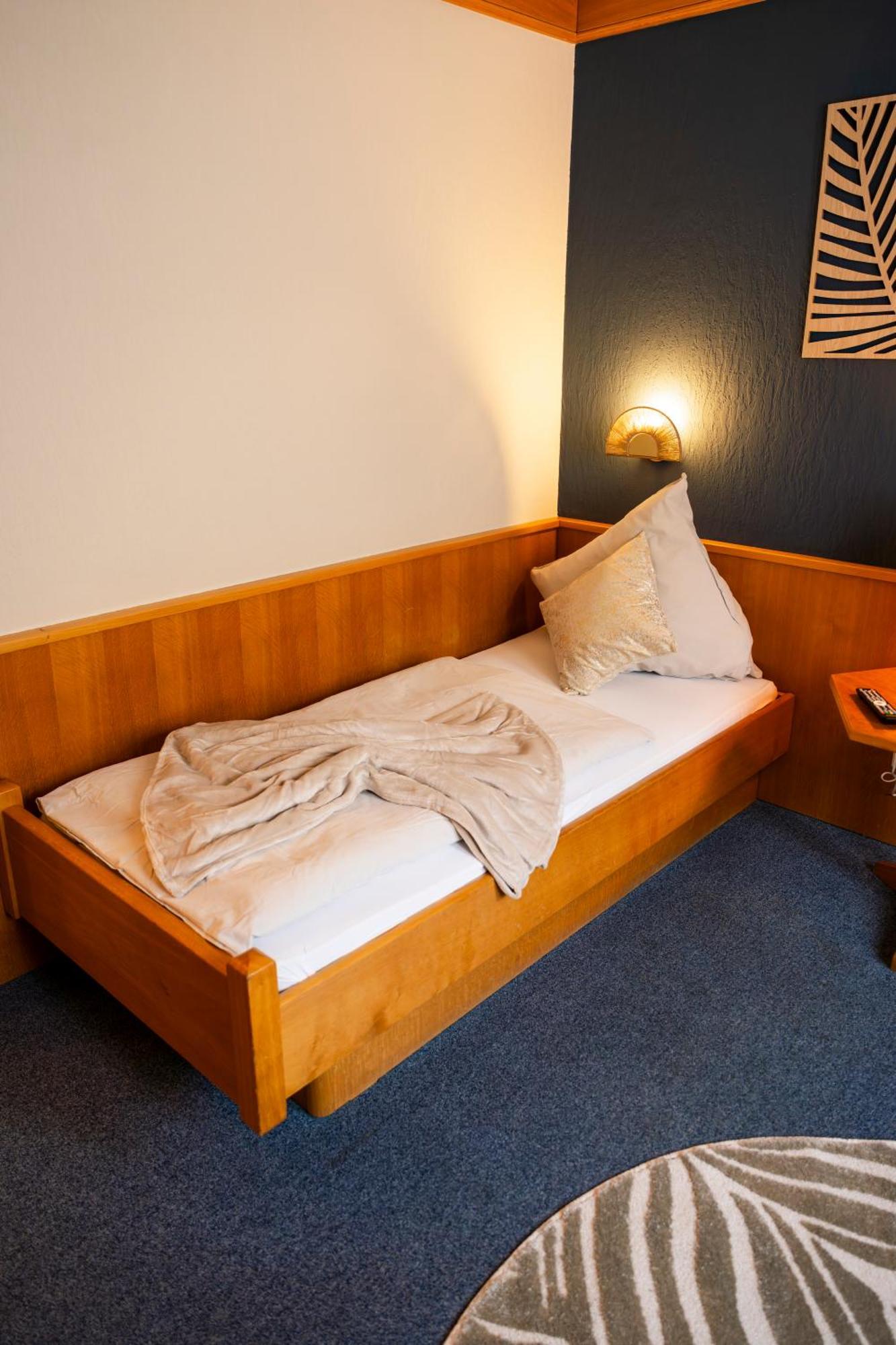 Hotel Guelser Weinstube Coblence Extérieur photo