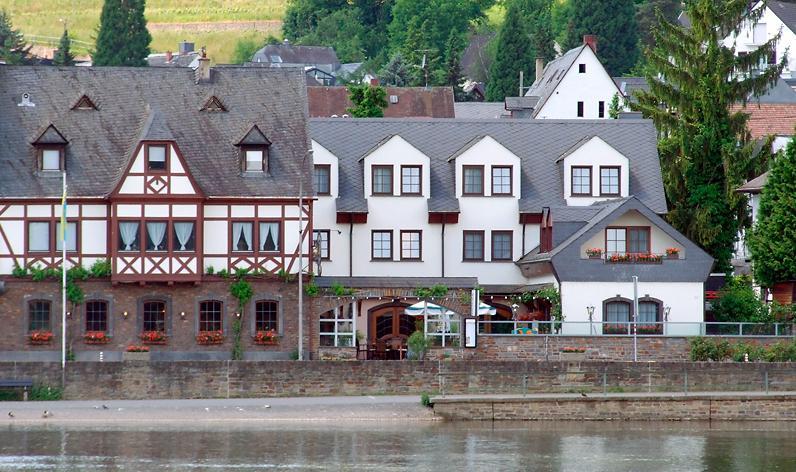 Hotel Guelser Weinstube Coblence Extérieur photo